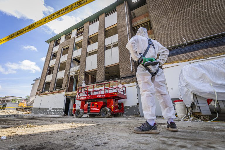 asbest verwijderen overheid